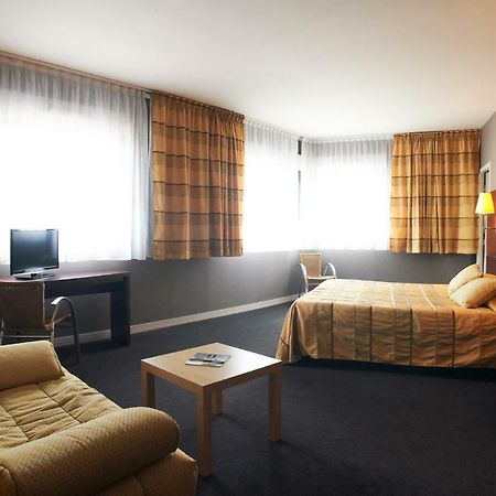 Hotel De Loire Et Restaurant Les Bateliers Trélazé エクステリア 写真