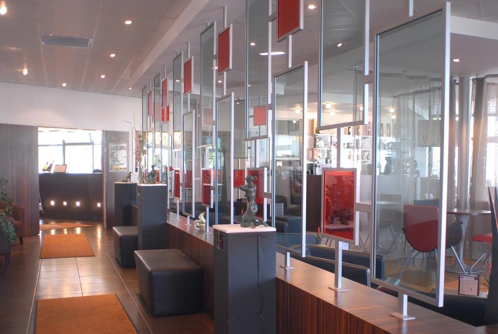 Hotel De Loire Et Restaurant Les Bateliers Trélazé エクステリア 写真